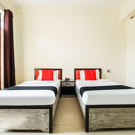 Capital O 60233 Brij Ki Rasoi Deluxe Hotel Lucknow Ngoại thất bức ảnh