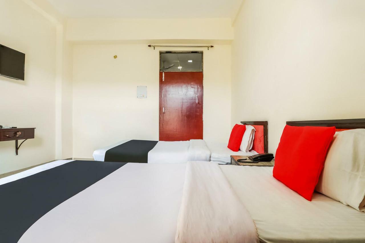 Capital O 60233 Brij Ki Rasoi Deluxe Hotel Lucknow Ngoại thất bức ảnh