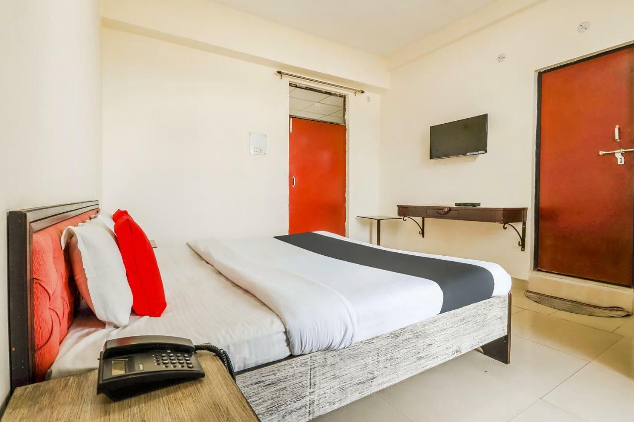 Capital O 60233 Brij Ki Rasoi Deluxe Hotel Lucknow Ngoại thất bức ảnh