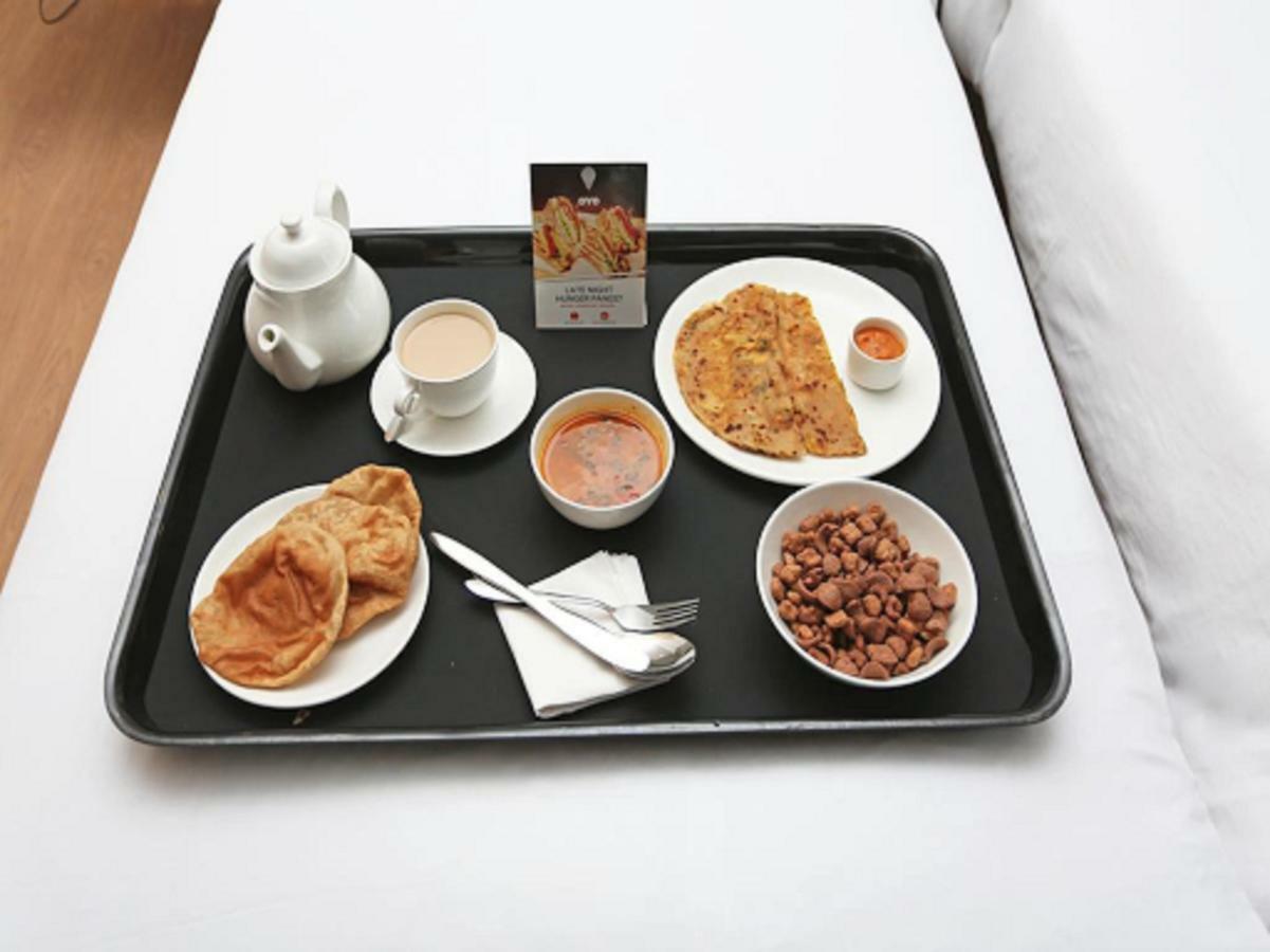 Capital O 60233 Brij Ki Rasoi Deluxe Hotel Lucknow Ngoại thất bức ảnh