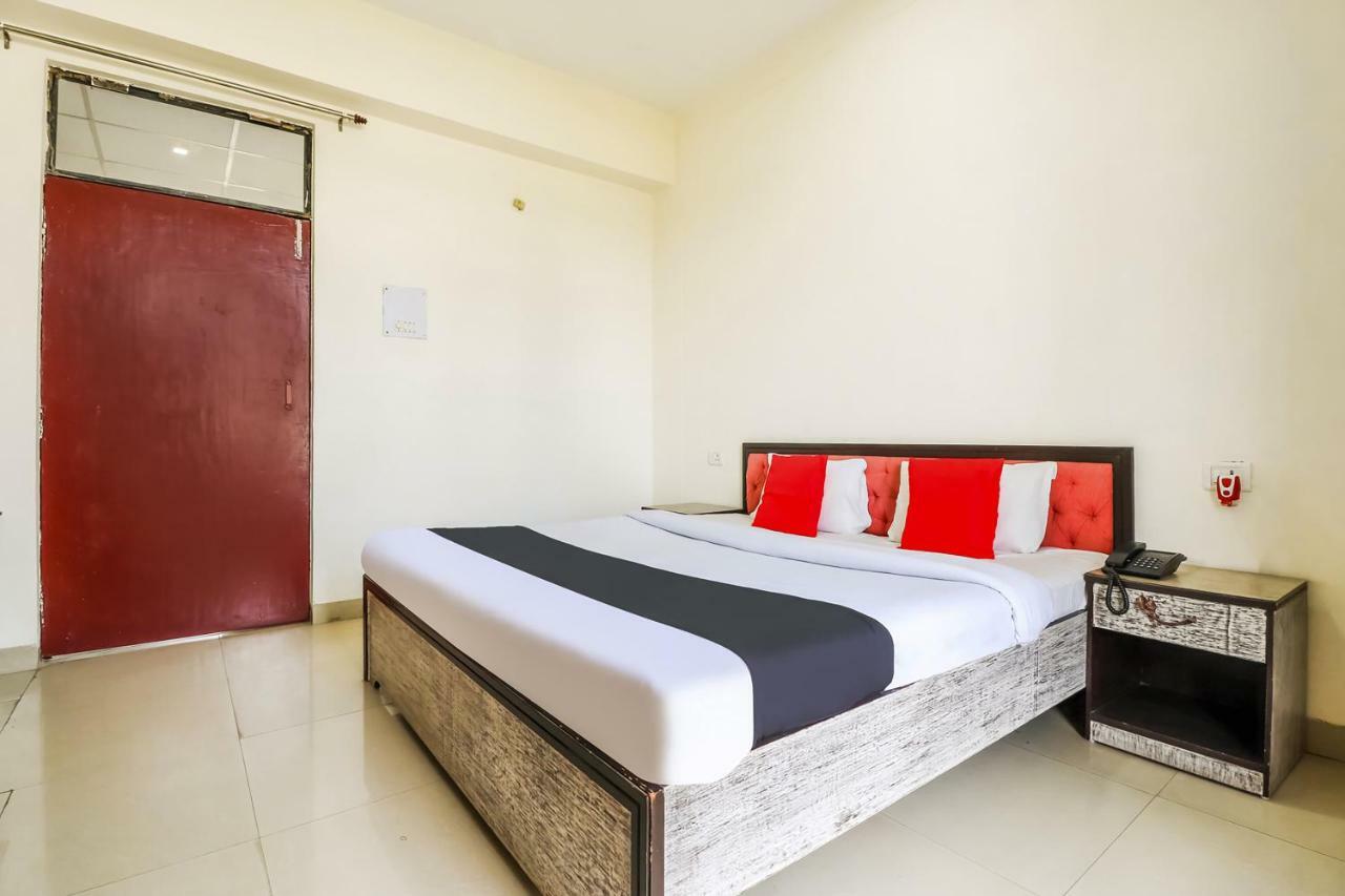 Capital O 60233 Brij Ki Rasoi Deluxe Hotel Lucknow Ngoại thất bức ảnh