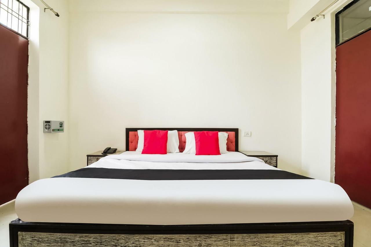 Capital O 60233 Brij Ki Rasoi Deluxe Hotel Lucknow Ngoại thất bức ảnh
