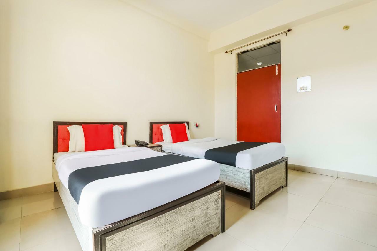Capital O 60233 Brij Ki Rasoi Deluxe Hotel Lucknow Ngoại thất bức ảnh