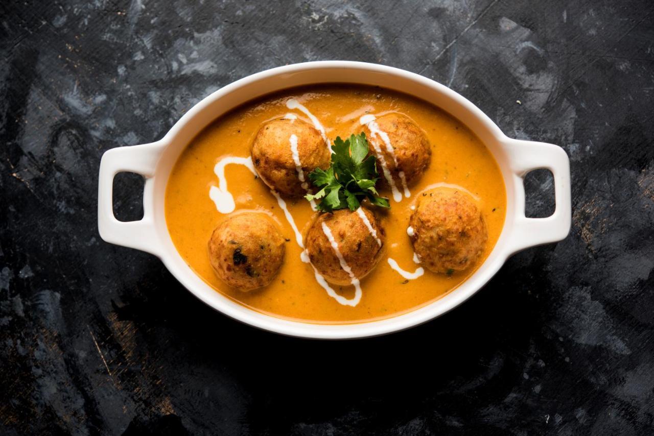 Capital O 60233 Brij Ki Rasoi Deluxe Hotel Lucknow Ngoại thất bức ảnh